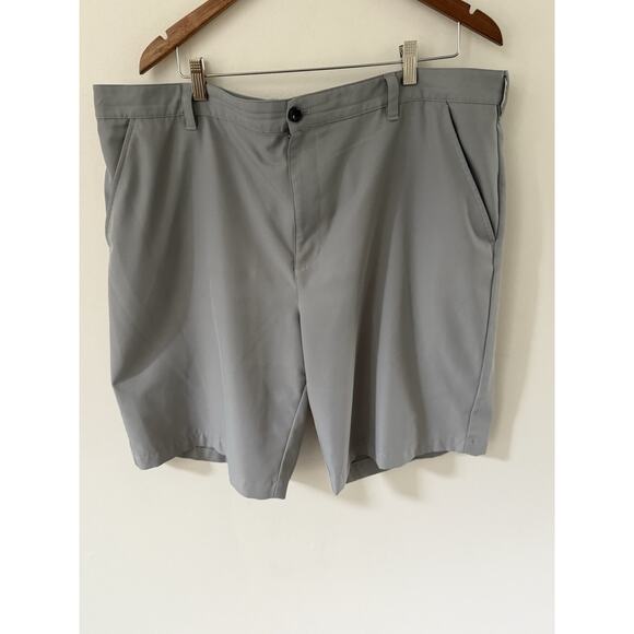 IZOD Shorts Mens Size 42 Grey Golf Chino Performance Golfer Outdoor Casual - Picture 1 of 10